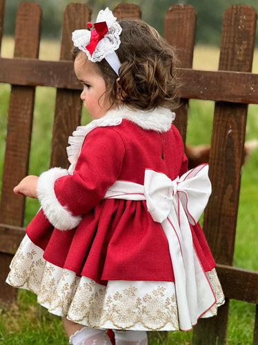 In25-12 Red and golden lace
with fur details