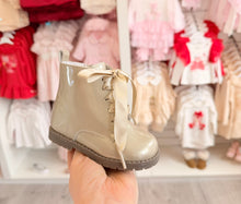 Load image into Gallery viewer, Pretty Originals