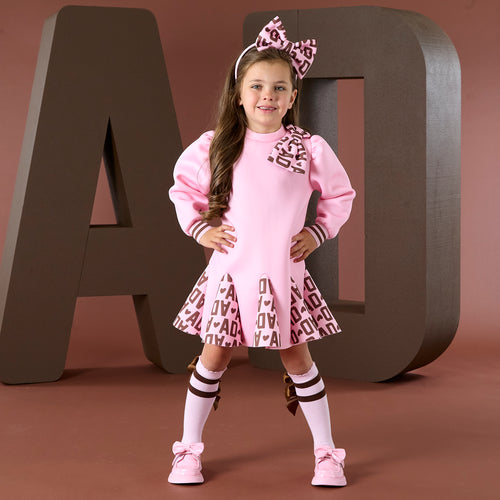W252708 MAISIE
Initial print bow dress - 4001 Pink Fairy