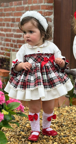 In25-03 Velvet and check
Pufball dress