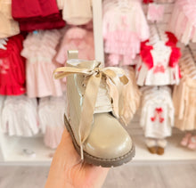 Load image into Gallery viewer, Pretty Originals